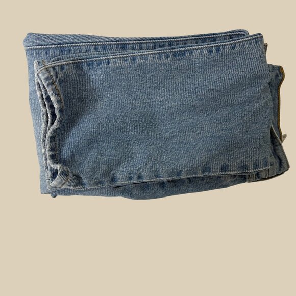 Levis 501 Womens Premium Original Fit Mom Jean Medium Wash Button Fly Size 27x32 - Picture 11 of 11